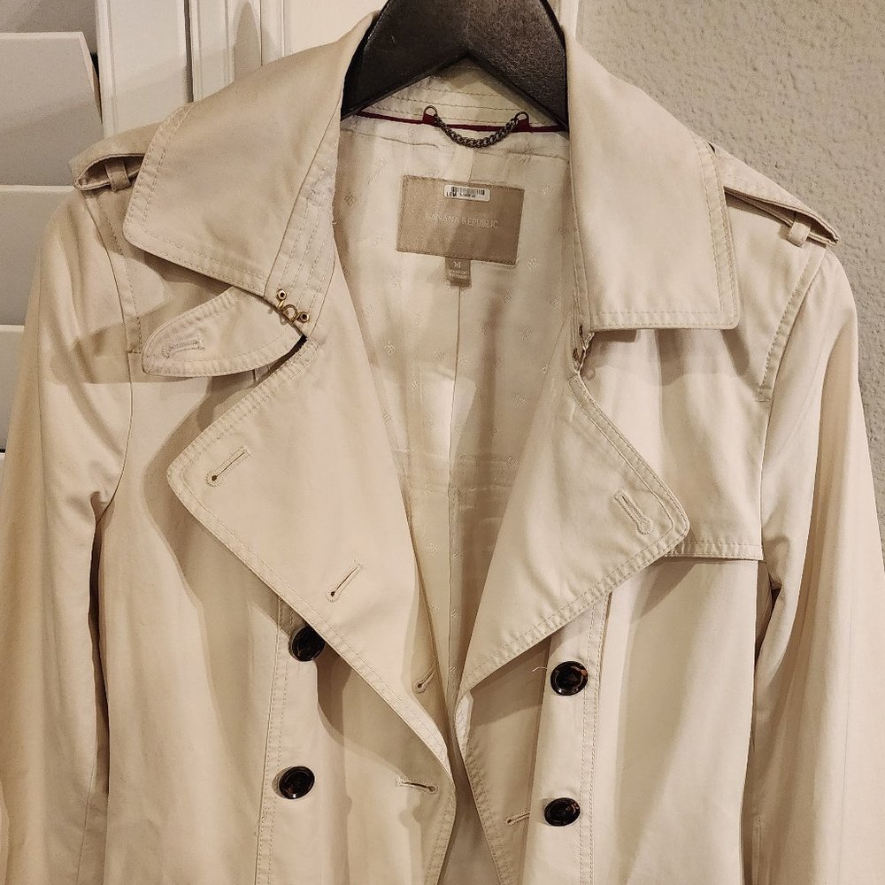Banana Republic Women's White Trench Coat - Medium